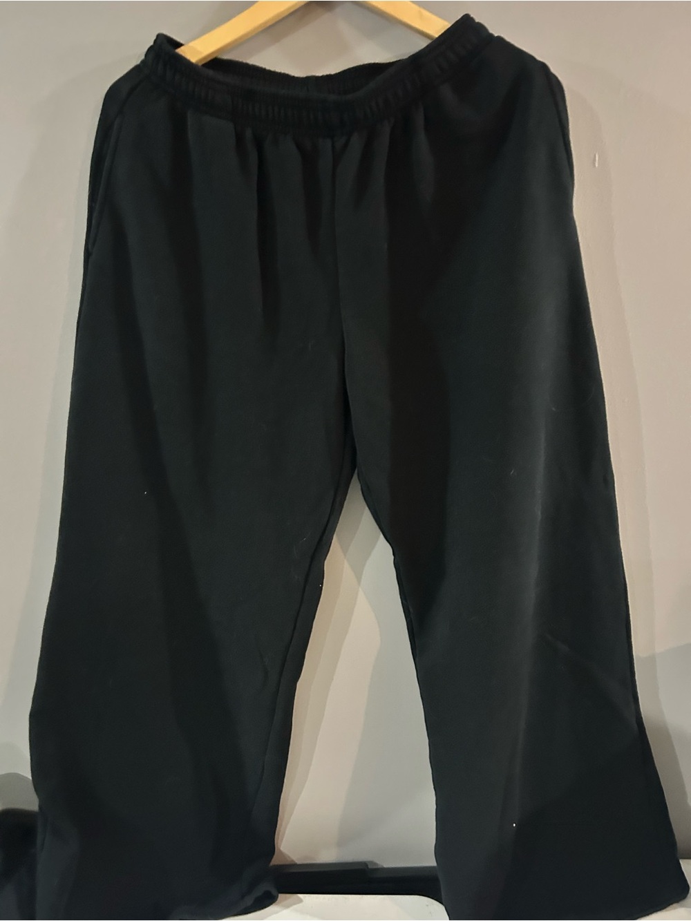 Uniqlo Girls Black Elastic-Waist Sweatpants